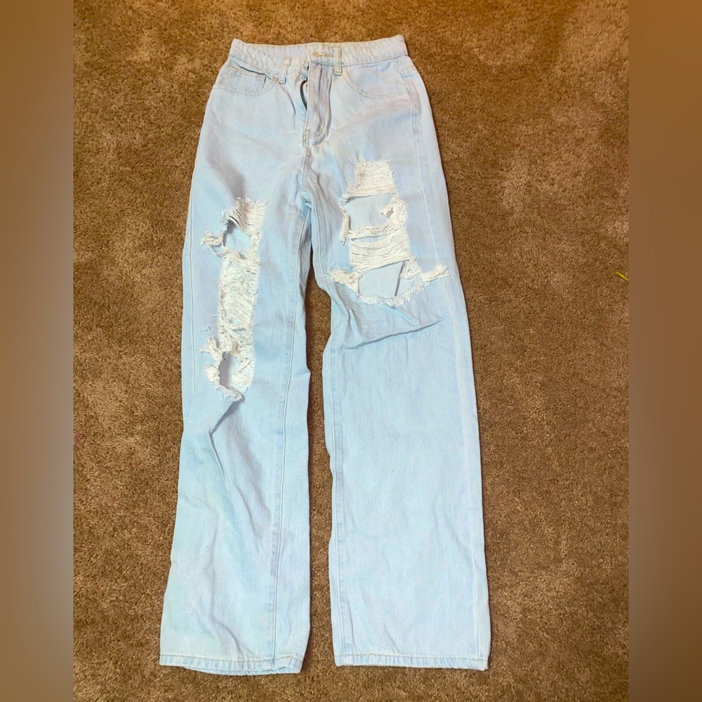 Women’s distressed jeans SHEIN